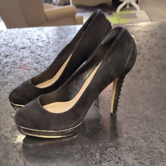 Vince Camuto Charcoal Suede Women's Heels - Picture 4 of 5